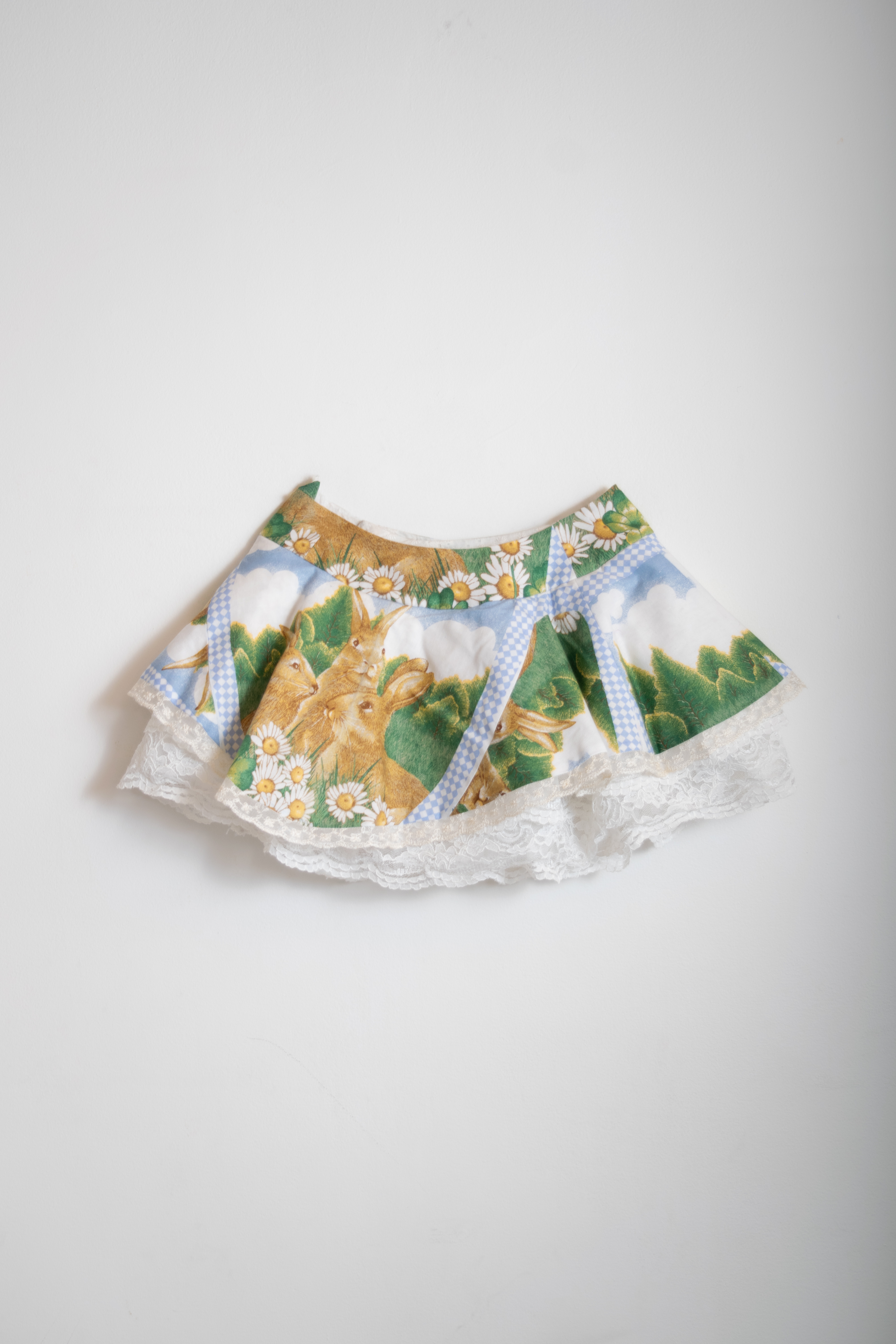 FALDA LOST IN WONDERLAND